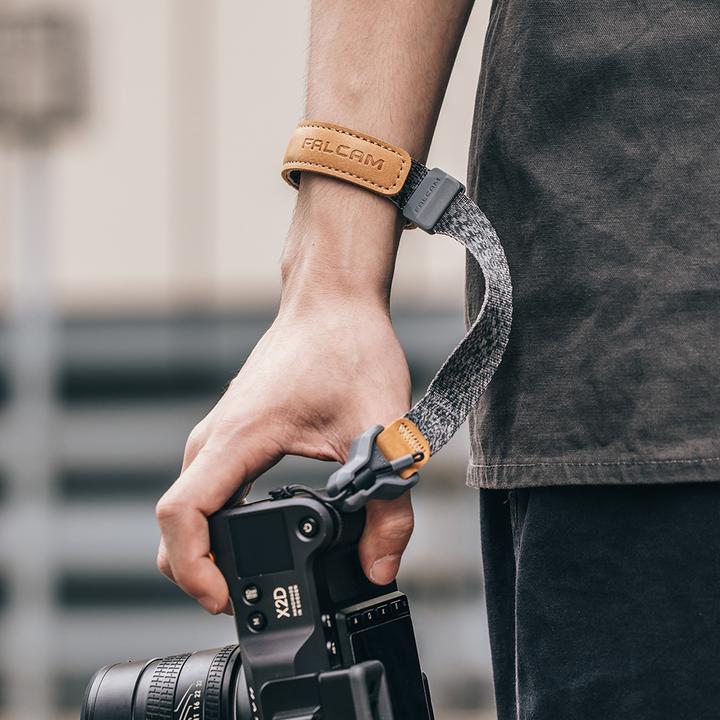 Actual product image Falcam Maglink Quick Magnetic Buckle Wrist Strap (Grey) M00A3801