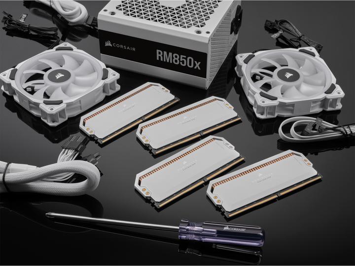 Actual product image Corsair Dominator Titanium (2 x 32GB, 5200 MHz, DDR5 RAM, DIMM)