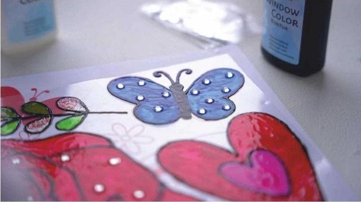 Immagine prodotto Kreul Colore finestra XXL (Argento Glitter, Cerbiatto, Blu reale, Pink, Rosso rubino, Giallo dorato, Bianco neve, Oro glitter, Mairün, Nero, 800 ml)