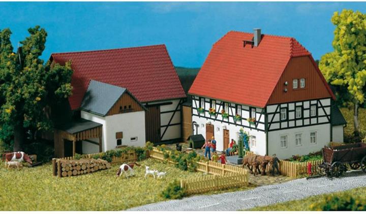 Actual product image Auhagen 11350 H0 Kleines Gehöft