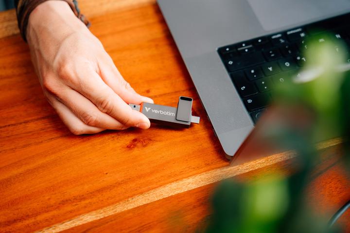 Actual product image Verbatim Dual QuickStick (512 GB, USB-A, USB-C)