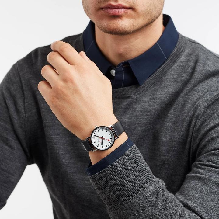 Immagine prodotto Mondaine Classico (Orologio da polso analogico, Fatto in Svizzera, 36 mm)