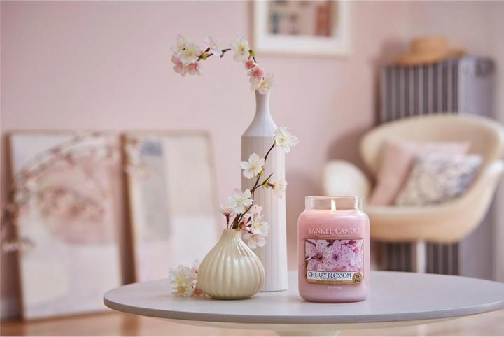 Actual product image Yankee Candle Cherry Blossom (623 g)