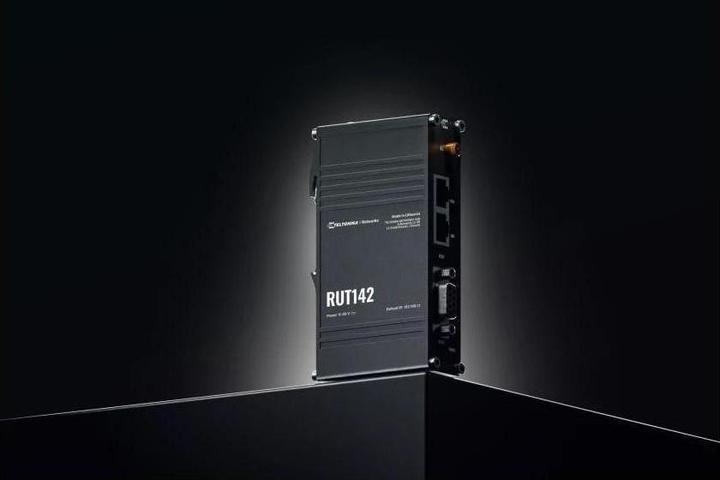 Actual product image Teltonika RUT142000000 - RS232 INDUSTRIAL ROUTER