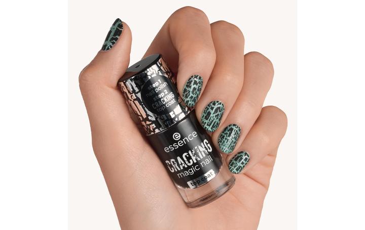 Actual product image essence Cracking Magic Nail Top Coat 01 Crack me up (Black, Top coat)
