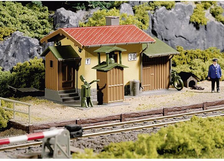 Actual product image Auhagen 11322 H0 Route guard house