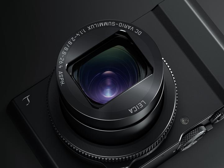 Actual product image Panasonic Lumix DMC LX15 (8.8 - 26.4 mm, 20.10 Mpx, 1")