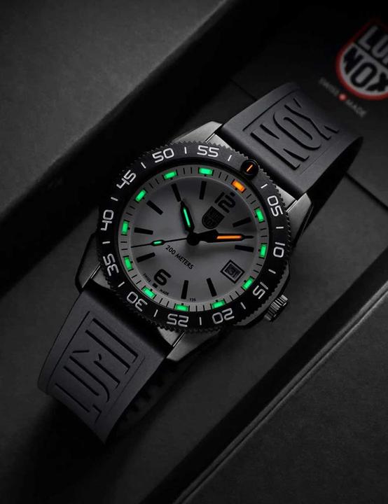Actual product image Luminox PACIFIC DIVER 3120M SERIES (Diving watch, 39 mm)
