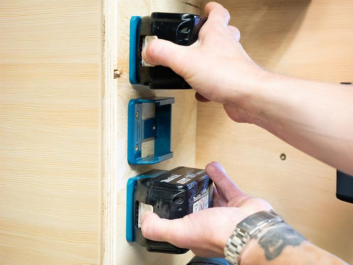 Productafbeelding StealthMounts BM-MK18-BLU-6 Blauwe accuhouder voor Makita 18v (set van 6)