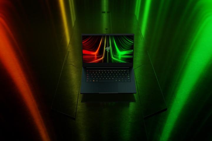 Produktbild Razer Blade 14 (14", AMD Ryzen 9 6900HX, 16 GB, 1000 GB, DE)
