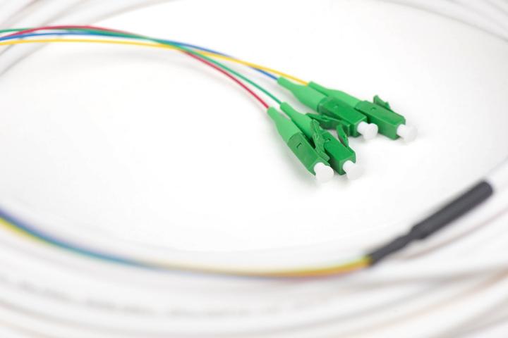 Produktbild Digitus FTTH-Drop-Kabel, Singlemode, 4 Adern, LC/APC G.657.A2, 50m (U/UTP, CAT6a, 50 m)