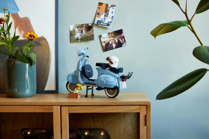 Image du produit LEGO Vespa 125 (10298, LEGO Icons, LEGO difficiles à trouver)