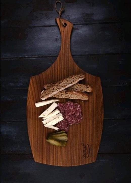 Actual product image Das Brettl Brixen cutting board made from elm wood