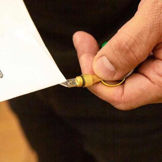 Immagine prodotto Kikkerland Mini portachiavi a forma di coltello