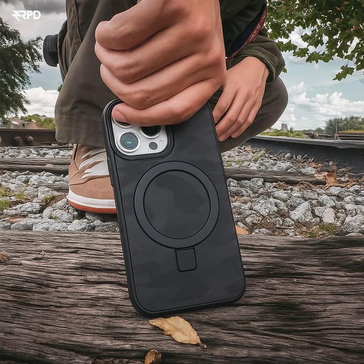Image du produit RPD iPhone 16 PM - Magsafe Standetui mit camouflage Muster schwarz (Apple iPhone 16 Pro Max)