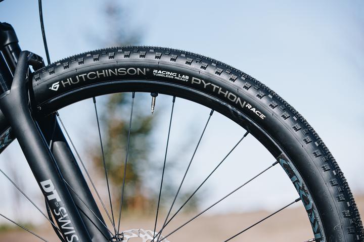 Actual product image Hutchinson Folding tyre PYTHON Race Racing Lab 29x2.40 (57-622) Tubeless Ready 3x127tpi 610g (29 x 2.40, 57-622)