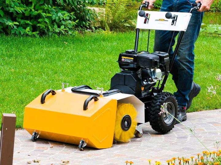 Produktbild Stiga Benzin-Kehrmaschine SWS 600 ( Schneeschild optional )