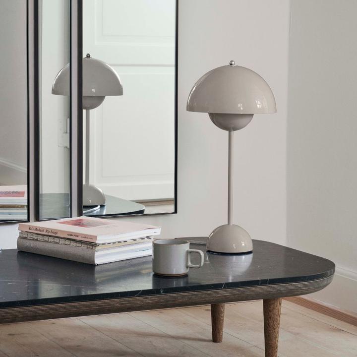 Actual product image &Tradition Flowerpot VP3 table lamp Grey Beige (E27)