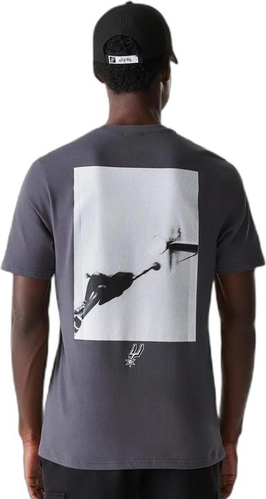 Immagine prodotto New Era T-shirt corto con grafica San Antonio Spurs (XL)