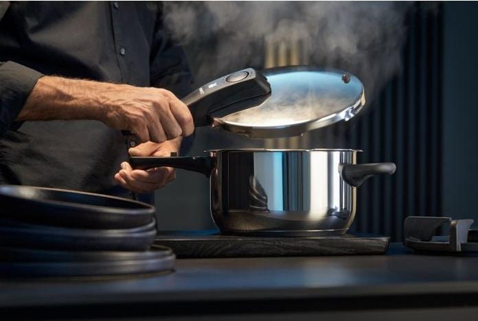 Actual product image WMF Perfect (22 cm, Pan set + pot set, Stainless steel)