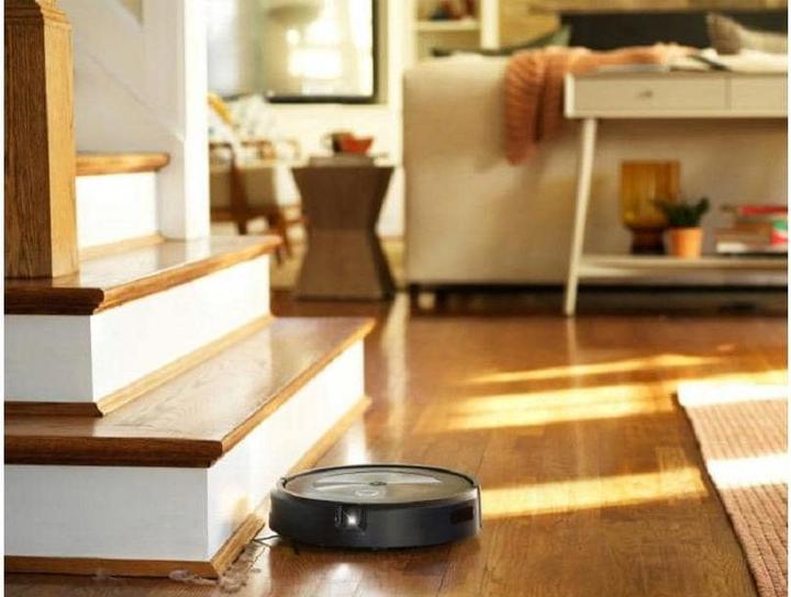 Image du produit iRobot Roomba j7 (Robot vacuum)