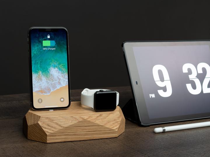 Produktbild Oakywood Combo Dock - Dockingstation aus Holz - zum Aufladen von iPhone und Apple Watch - Eiche -