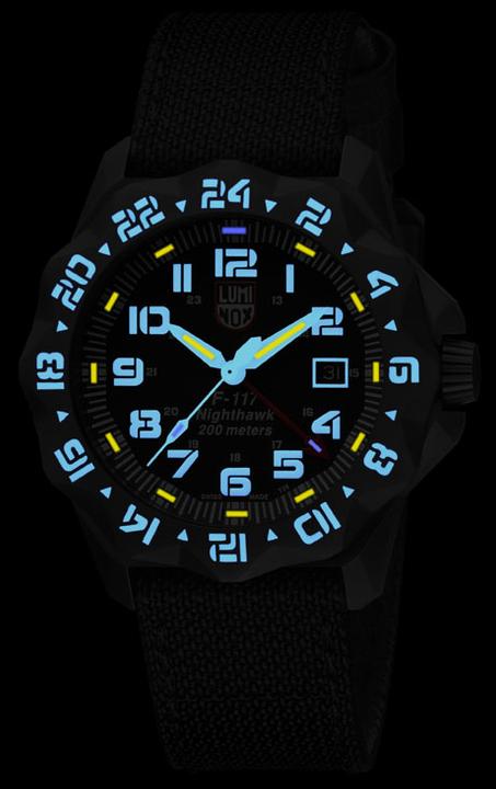 Immagine prodotto Luminox F-117 Nighthawk 6400 Series (Orologio da polso analogico, Fatto in Svizzera, Orologio sub, 44 mm)