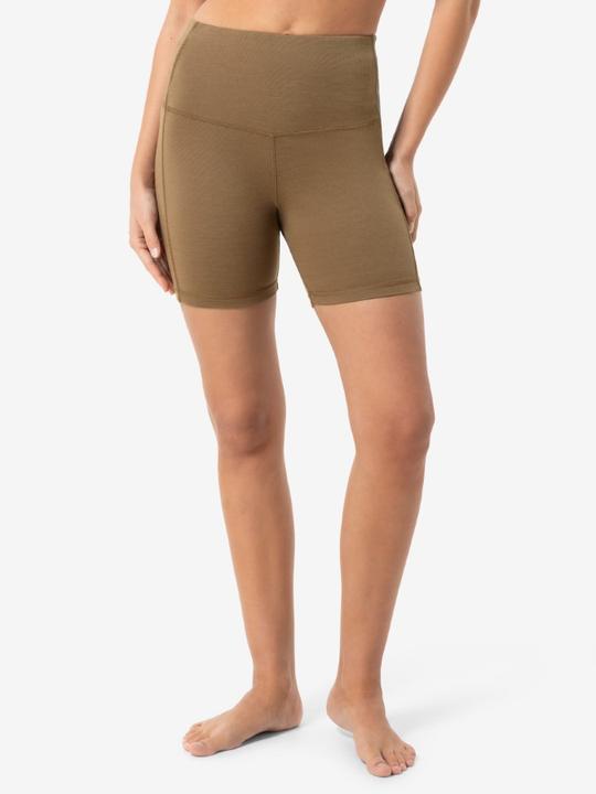 Actual product image Super Natural W Liquid Flow Shorts (L)