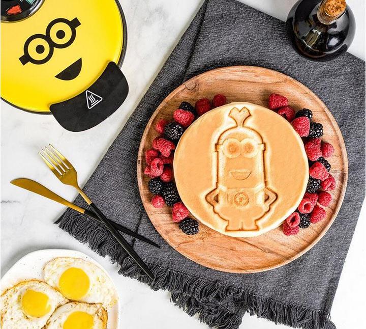 Actual product image TOP Waffle iron Minions