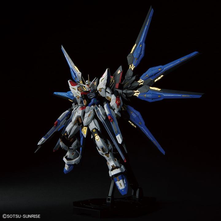 Actual product image Bandai Gundam- MGEX Strike Freedom Gundam