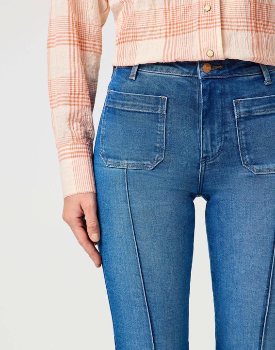 Actual product image Wrangler Jeans Flare (26)