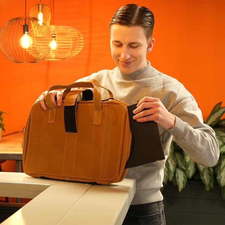 Immagine prodotto R-Go Tools Borsa per laptop R-Go in pelle pieno fiore Viva (15.60", Universale)