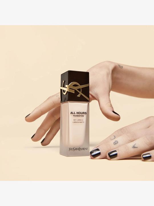 Actual product image Yves Saint Laurent All Hours Foundation Light Cool 1 fl 25 ml (No. 01 - Light Cool)