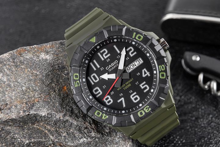 Produktbild Casio MRW-210H-3A (Analoguhr, 43 mm)