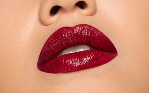 Actual product image Pupa Milano Vamp! 300 Scarlet Bordeaux 3.5g (300 Scarlet Bordeaux)