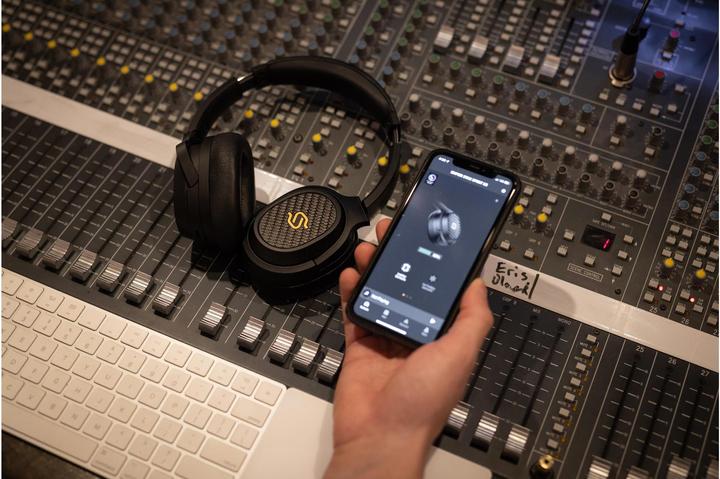 Produktbild Edifier STAX Spirit S3 (keine Geräuschunterdrückung, 80 h, Kabellos, Kabelgebunden)