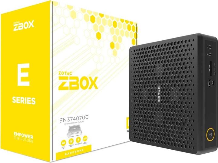 Zotac MAGNUS EN374070C (Intel Core i7-13700HX)
