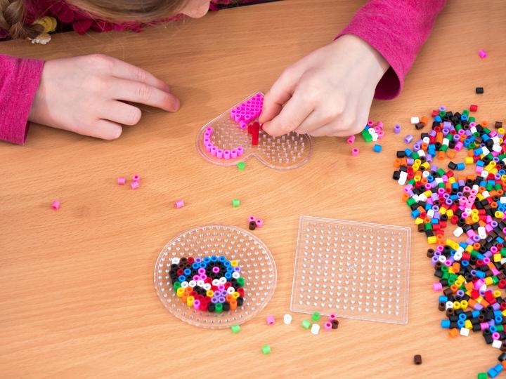 Produktbild Playbox Midi-Bügelperlen-Gruppenset