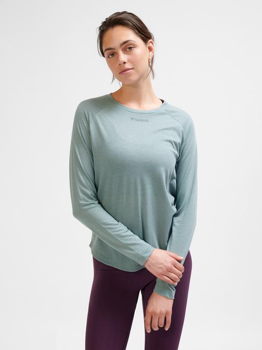 Actual product image hummel hmlMT VANJA T-SHIRT L/S (S)