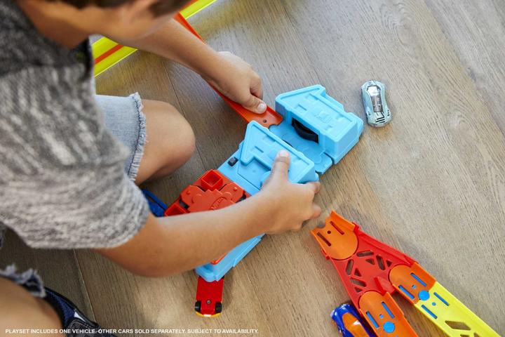 Actual product image Hot Wheels Track Builder Booster Pack Play Set