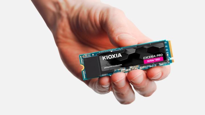 Produktbild Kioxia Exceria Pro (2000 GB, M.2 2280)
