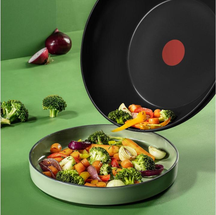 Actual product image Tefal Wok pan Frying pan Renew Black On 28cm (28 cm, Wok, Aluminium, Ceramic)