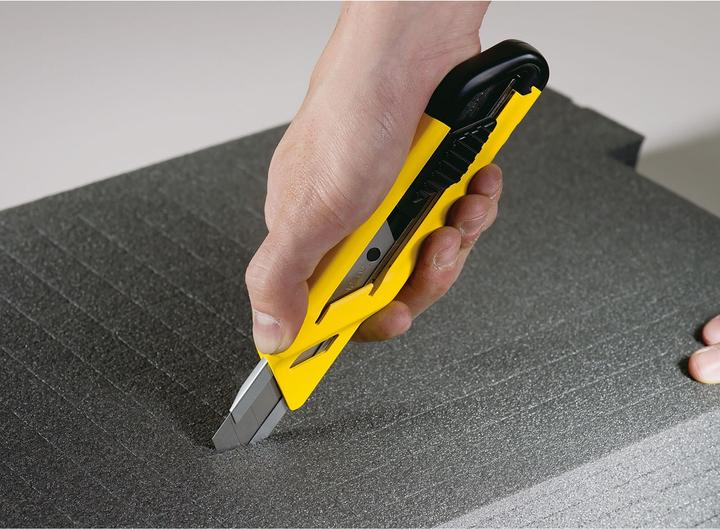Image du produit Stanley Couteau Easy Cut (curseur) 18mm avec lame sécable STHT10265- (Cutters)