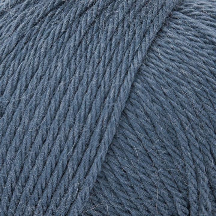 Actual product image DMC col. 0130 thunder approx. 100 m 50 g (100 m)