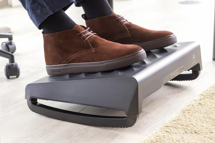 Actual product image Fellowes Footrest (49 x 36 x 10 cm)