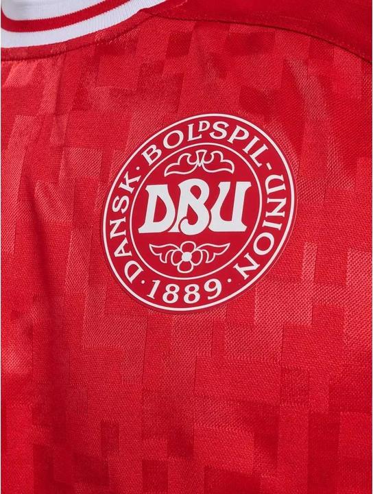 Actual product image hummel Denmark (M)