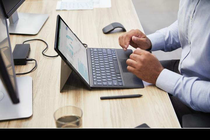 Produktbild Microsoft Surface Pro Type Cover (CH, Microsoft Surface Pro 5, Microsoft Surface Pro 6, Microsoft Surface Pro 7)