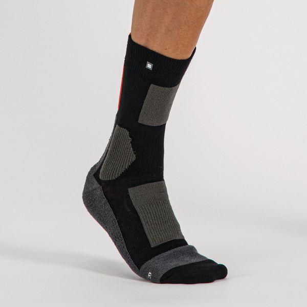 Black Chily Red