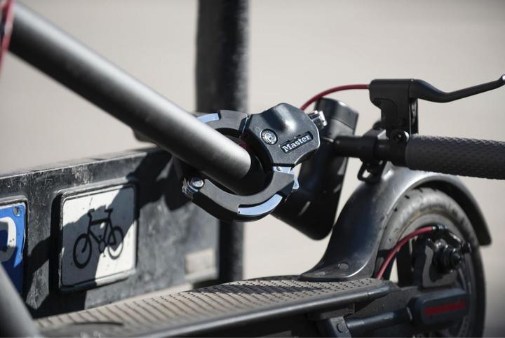 Actual product image Master Lock Handschellenschloss Street Cuff