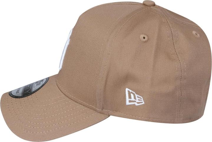 Actual product image New Era 9Forty Snapback Trucker Cap - New York Yankees khaki